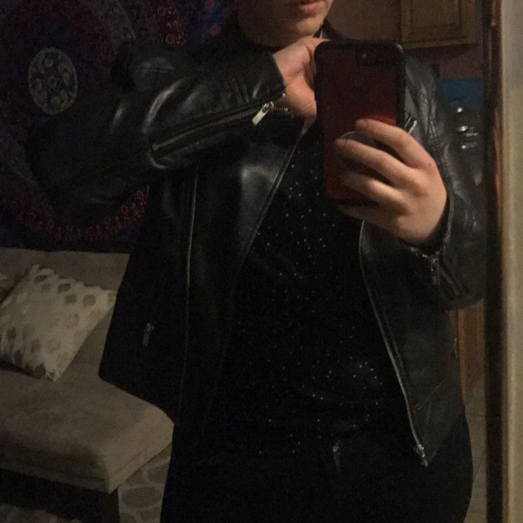 Leather jacket - Picture 3 of 6